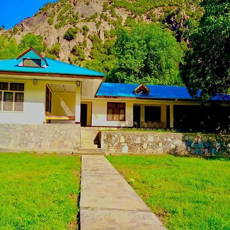 Chitral Inn Resort Extérieur photo